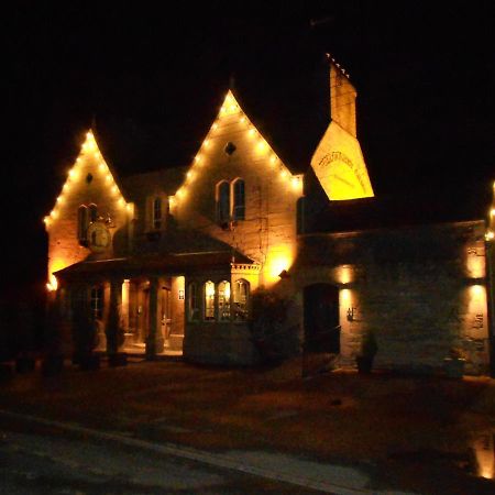 Willoughby Arms Hotel Little Bytham Exterior photo