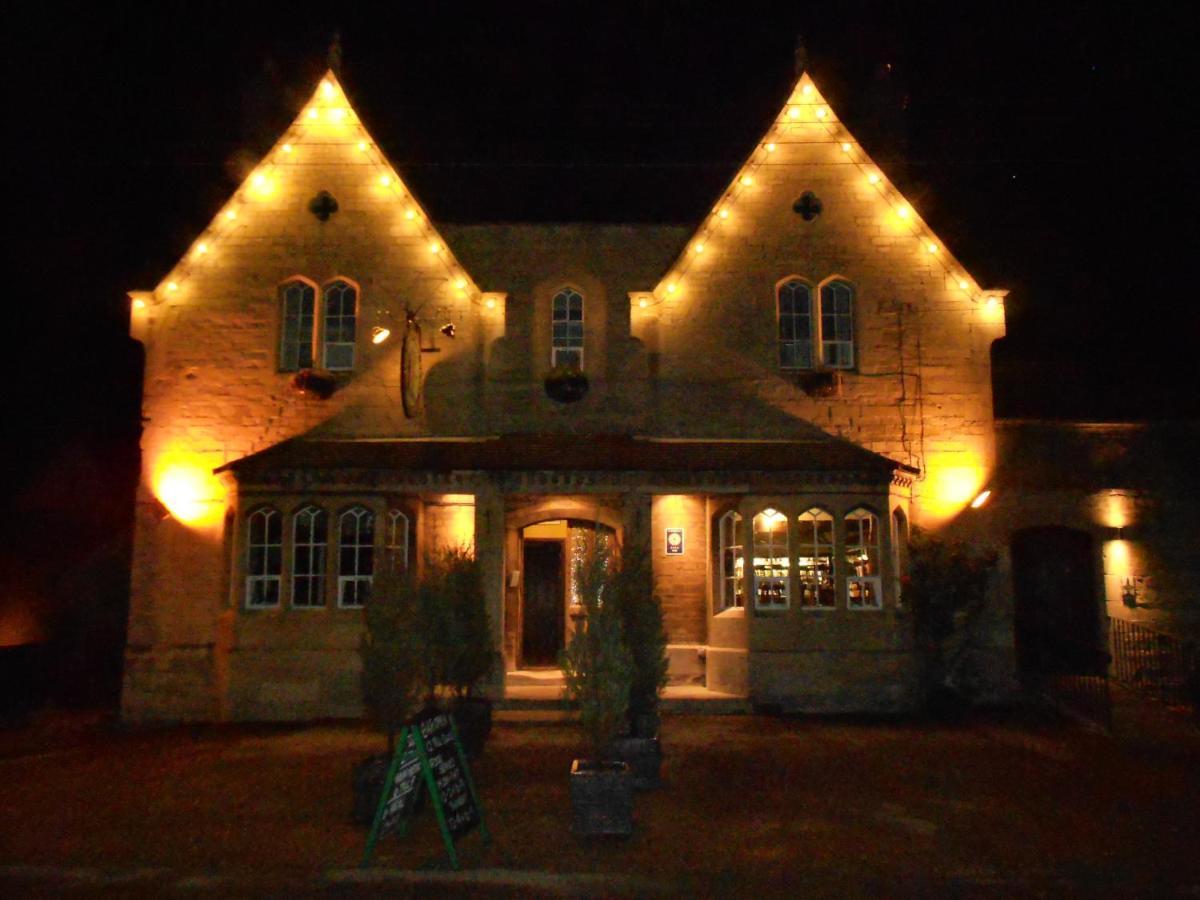 Willoughby Arms Hotel Little Bytham Exterior photo