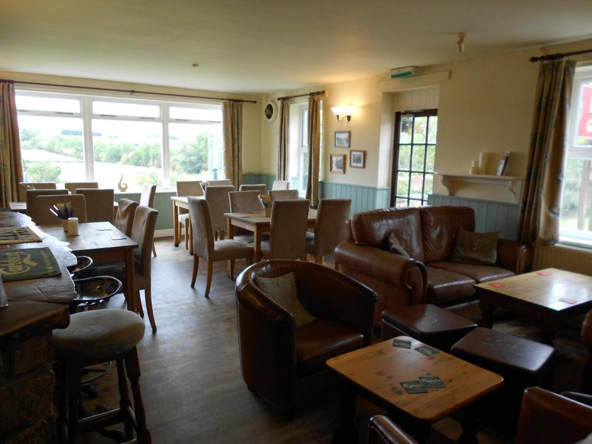 Willoughby Arms Hotel Little Bytham Exterior photo